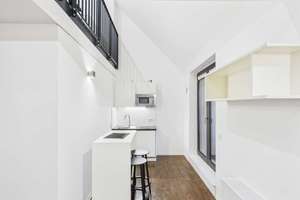 DIE ZIMMEREI | All-inclusive-Miete: Maisonette Wohnung mit Balkon - ideal für Young Pros | XL Bude – Resi-Huber-Platz 1, 81371 Sendlinger Feld, München – Vorschaubild 4