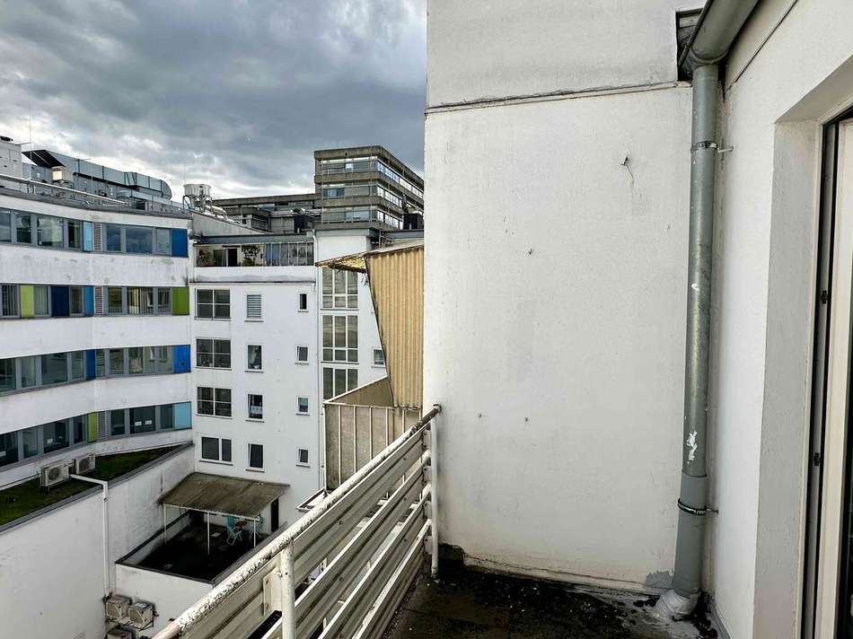 Balkon Kinderzimmer Hofseite