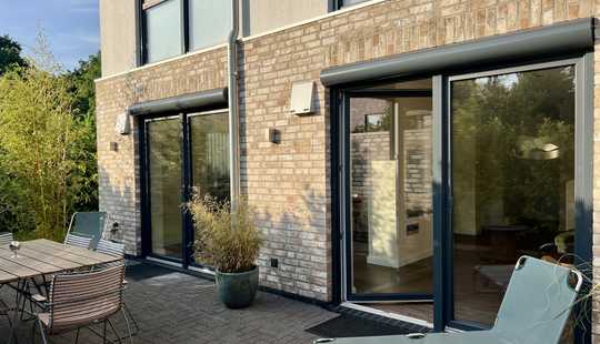 Bild von Neuwertige KfW-40 Doppelhaushälfte mit stilvoller Designerausstattung und Garten in bevorzugter Lage