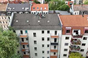 Grüner Ausblick inklusive – Charmante 2-Zhg. mit Balkon mit Denkmalschutz im Leipziger Osten!