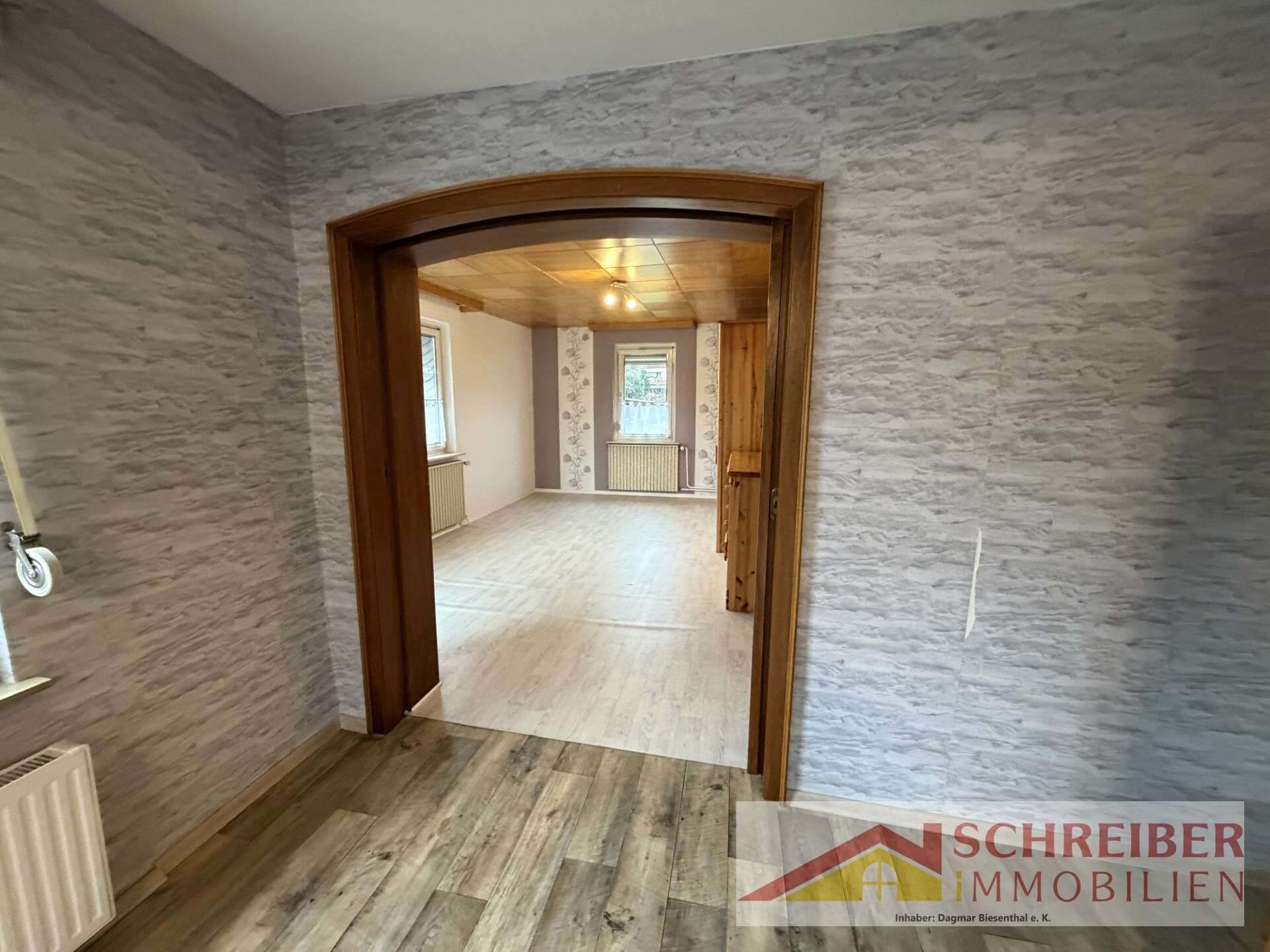 Immobilie in Biedenkopf - Großes Ein- / Zweifamilienhaus mit 3 Garagen in Biedenkopf - Wallau zu verkaufen - Bild 12