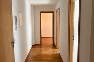 Großzügige 3-Zimmer-Wohnung mit Ausblick in zentraler Lage zu vermieten – Zieschestr. 25, 9111 Zentrum, Chemnitz – Vorschaubild 2