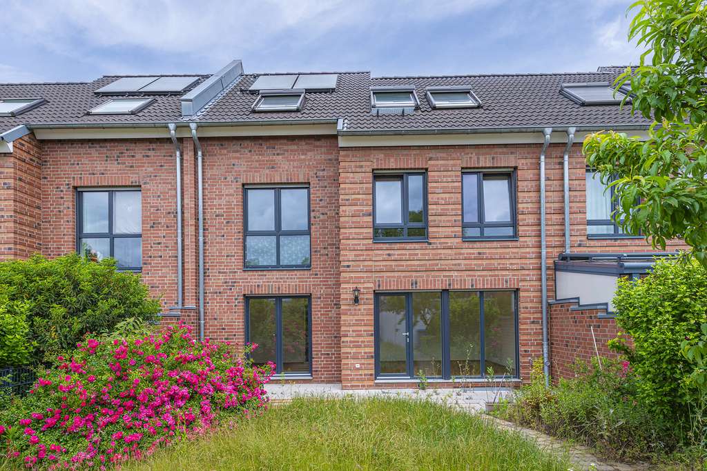 Charmantes Reihenmittelhaus in Rheindorf mit Rheinnähe