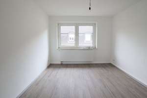 Modernisierte 2 Zimmer-Wohnung mit Wohnküche und Balkon!  – Osnabrücker Str. 22, 45145 Frohnhausen, Essen – Vorschaubild 7