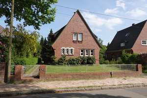 Familienfreundliche Rotklinkervilla auf großem Grundstück in  Wellingsbüttel – Die vollständige Adresse der Immobilie erhältst du vom Anbieter., 22391 Wellingsbüttel, Hamburg – Vorschaubild 3