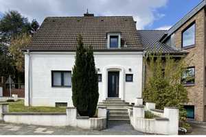 Schöne Doppelhaushälfte im Grünen  – Willibrordusstraße 42, 41517 Neuss (Rhein-Kreis) – Vorschaubild 1