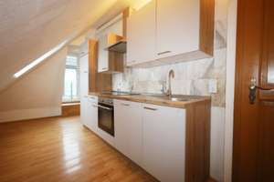 2 - Zimmer- Dachgeschosswohnung mit neuer Einbauküche und großer Dachterasse – Die vollständige Adresse der Immobilie erhältst du vom Anbieter., 22415 Langenhorn, Hamburg – Vorschaubild 3