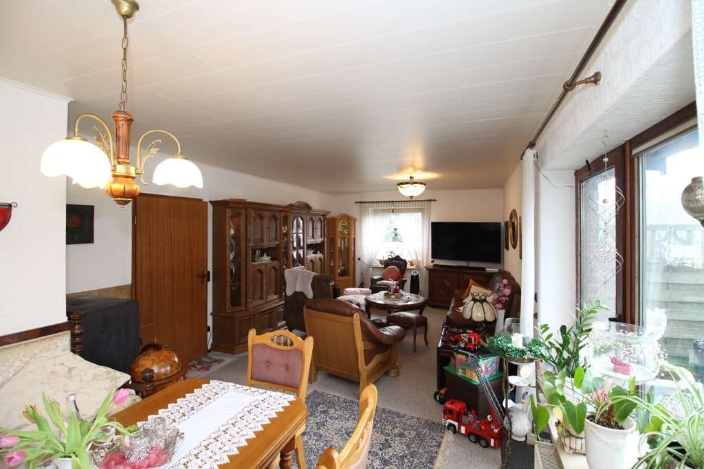 Immobilie in Owschlag - Einfamilienhaus mit vier Zimmern und Terrasse mitten in Owschlag!
 - Bild 2