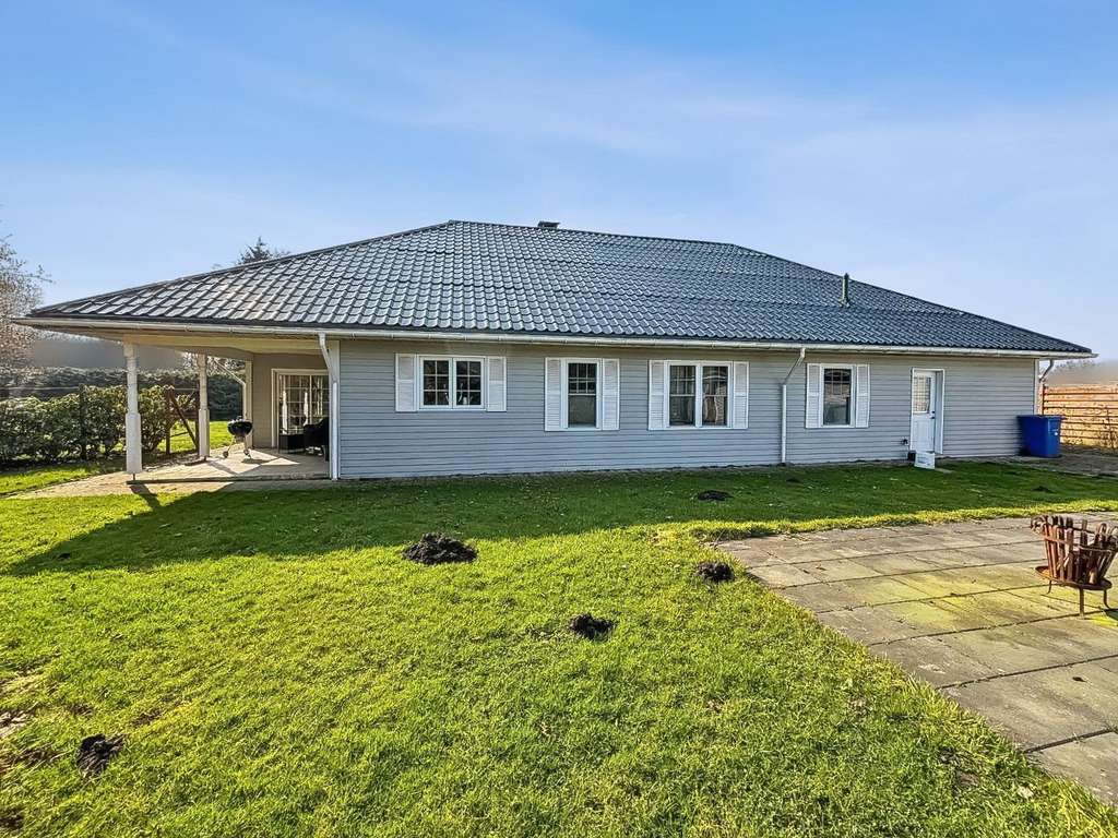 Immobilie in Friedeburg - Friedeburg-Dose: Traumhaftes Holz-Landhaus im amerikanischen Stil, ca. aus 2008 in idyllischer Lage - Bild 2