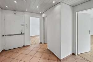 Charmante 3-Zimmer-Dachgeschosswohnung in Toplage von Wuppertal-Cronenberg mit Garage – Die vollständige Adresse der Immobilie erhältst du vom Anbieter., 42349 Cronenberg, Wuppertal – Vorschaubild 8