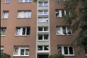 helle drei Zimmerwohnung mit Balkon