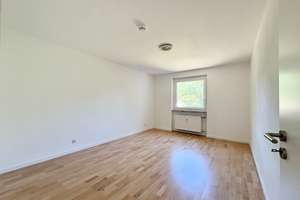 Frisch renovierte 2-Zi.-ETW mit Garagenstellplatz und Loggia in sehr gepflegter Wohnanlage – Die vollständige Adresse der Immobilie erhältst du vom Anbieter., 85057 Nordwest, Ingolstadt – Vorschaubild 8