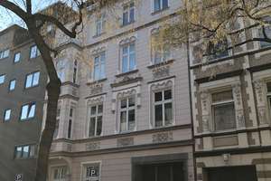 Moderne 2,5-Zimmer-DG-Wohnung möbliert mit EBK in Friedrichstadt von privat