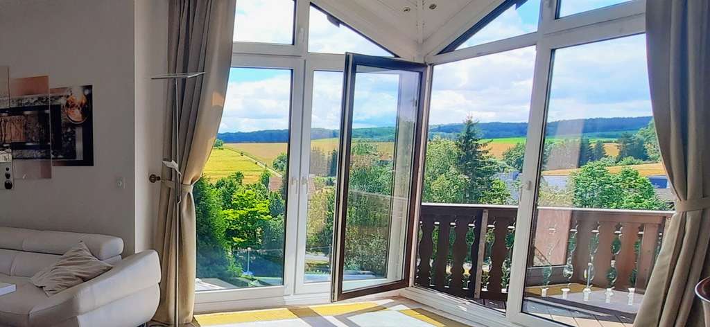 Immobilie in Dingelstädt - Großzügiges Familienhaus mit Garten, Weitblick & separatem Wohnbereich - provisionsfrei - Bild 0