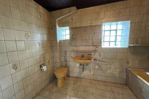 Historisches Wohnhaus mit Innenhof / Garagen im ❤️ von Kirchheim! Nach nur 4 Wochen RESERVIERT !!! – Hagellachstraße 3, 69124 Kirchheim, Heidelberg – Vorschaubild 13