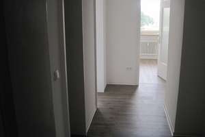Ihre neue Wohnung! Renovierte 3-Zimmer-Wohnung mir Balkon! – Rheinbergerstr. 23, 85057 Nordwest, Ingolstadt – Vorschaubild 3