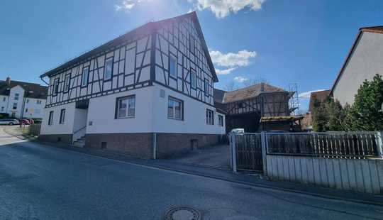 Bild von Zweifamilienhaus mit weiterer Ausbaumöglichkeit!