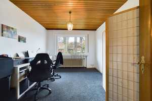 Großzügiger Bungalow mit Pool, Einliegerwohnung im UG, ausbaufähigem Dachboden & großem Garten! – Hannover (Kreis) – Vorschaubild 9
