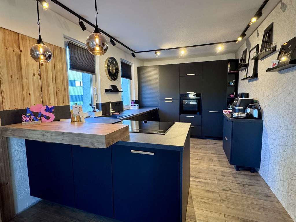 Immobilie in Brand-Erbisdorf - Renoviertes Wohnhaus mit flexiblem Wohnkonzept und stabiler Zusatzeinnahme - Bild 1