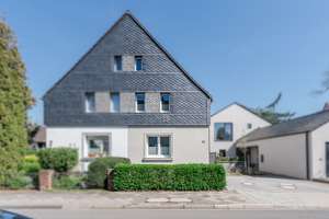 Charmante Doppelhaushälfte, wertig modernisiert und perfekt angebunden in Düsseldorf-Unterrath – Die vollständige Adresse der Immobilie erhältst du vom Anbieter., 40468 Unterrath, Düsseldorf – Vorschaubild 2
