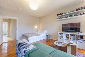 Modernes 1-Zimmer-Apartment im Herzen Berlins – Stilvoll renoviert mit hochwertiger Einbauküche – Berlin – Vorschaubild 3