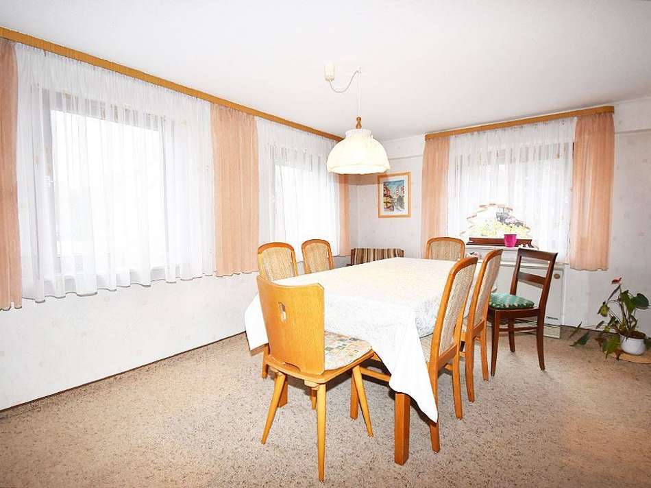 Gleichermaßen großräumig Essen