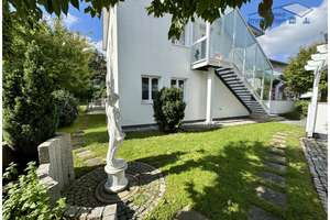 Exklusive 5-Zimmer-Wohnung mit Traumgarten und Wellnessbereich über zwei Etagen in Villenensemble – Die vollständige Adresse der Immobilie erhältst du vom Anbieter., 86156 Kriegshaber, Augsburg – Vorschaubild 12