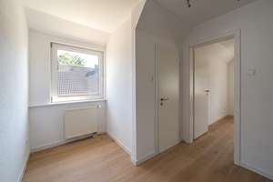 Einfamilienhaus mit Baugenehmigung für ein zusätzliches Einfamilienhaus in Kreyenbrück – Die vollständige Adresse der Immobilie erhältst du vom Anbieter., 26133 Kreyenbrück, Oldenburg (Oldenburg) – Vorschaubild 11