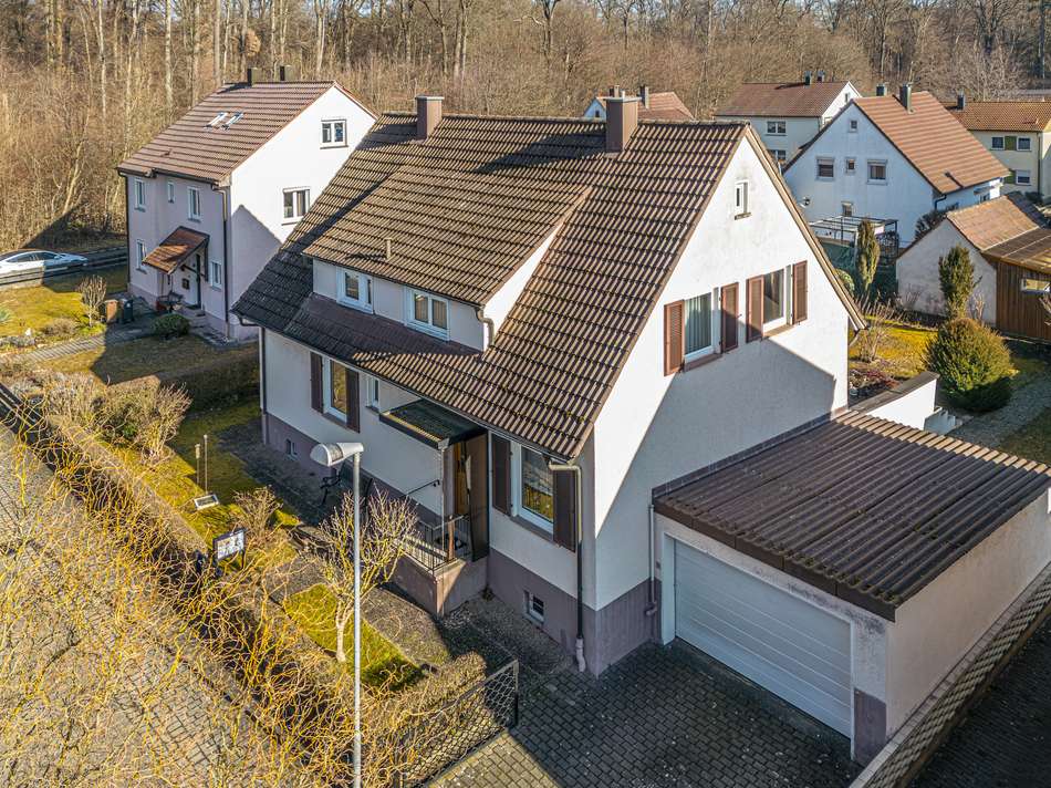 Zweifamilienhaus in Waldnähe