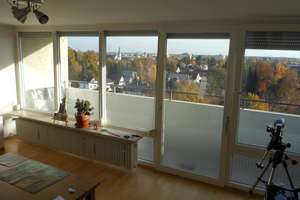 Provisionsfrei-Helle und großzügig geschnittene Wohnung mit Südbalkon - Laminat- Gäste-WC – Streitbergstr. 2, 81249 Aubing-Süd, München – Vorschaubild 3