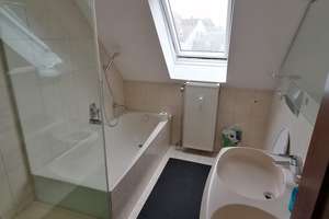 Helle 2-Zimmer-DG-Wohnung mit Balkon – zentral in Erlangen gelegen – Am Erlanger Weg 49, 91052 Anger, Erlangen – Vorschaubild 4