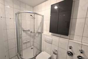 Sehr gut geschnittene, großzügige, ruhige 2-Zimmer Wohnung mit Terrasse und Gartennutzung – Burgenlandweg 2a, 50858 Junkersdorf, Köln – Vorschaubild 12