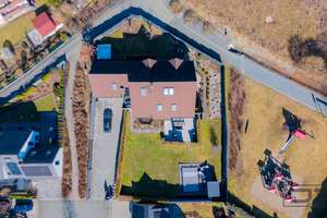 Bindlacher Bestlage mit einzigartigem Fernblick: Stilvoll modernisiertes 2001er EFH mit ELW & Pool! – Die vollständige Adresse der Immobilie erhältst du vom Anbieter., 95463 Bindlach – Vorschaubild 2