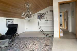 2,5 Zimmer Dachgeschosswohnung in Zweifamilienhaus mit eigenem Gartenanteil – Die vollständige Adresse der Immobilie erhältst du vom Anbieter., 90587 Obermichelbach – Vorschaubild 3