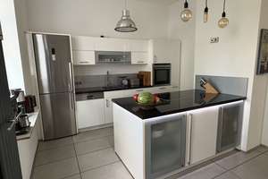 Stilvolle, kernsanierte, Maisonette-Altbauwohnung 