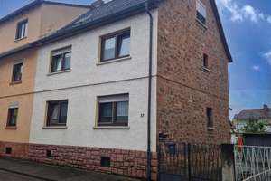 Charmantes Wohnhaus in Hanau mit großem Garten

 – Die vollständige Adresse der Immobilie erhältst du vom Anbieter., 63457 Groß-Auheim, Hanau – Vorschaubild 1