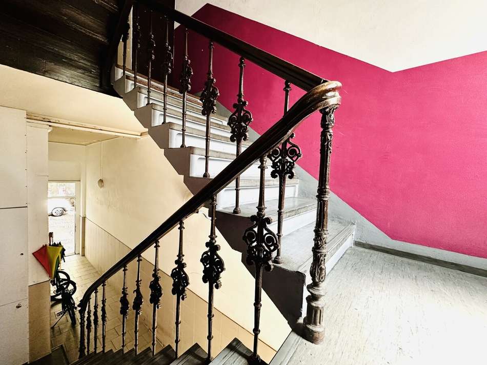 Gut erhaltenes historisches Tr