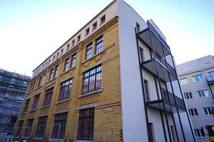 Zentral & stilvoll – 3-Zimmer-Wohnung mit Loggia im sanierten Altbau
