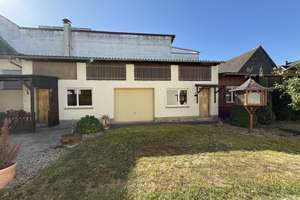 Charmantes Einfamilienhaus mit 2 Garagen, Nebengebäuden, schönem Hof und Garten – Die vollständige Adresse der Immobilie erhältst du vom Anbieter., 76707 Hambrücken – Vorschaubild 4