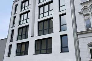 Erstbezug: Moderne 3-Zimmer-Wohnung mit Balkon im 1. OG
