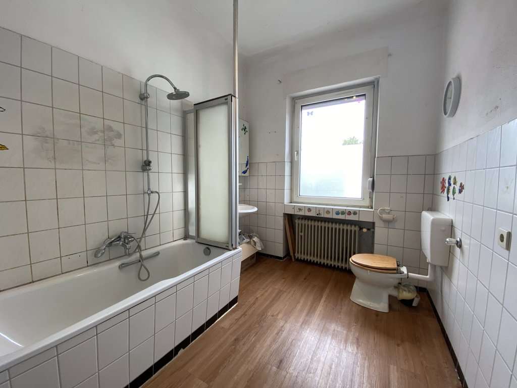 Immobilie in Eschweiler - Raumwunder in Innenstadtlage! Einfamilienreihenhaus mit außergewöhnlich großem Garten - Bild 4