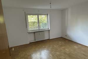 Frisch renovierte 3,5-Zimmer-Wohnung mit Garten – 81929 Daglfing, München – Vorschaubild 2