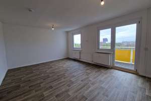 Ab 10.12.2025 // Frisch renoviert // 3-Zimmer // offene Küche und Tageslichtbad – 2 NKM frei! – Andromedaweg 20, 4205 Grünau-Nord, Leipzig – Vorschaubild 1
