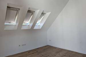 Wohnen im wunderschönen Buchwald - DG-Wohnung mit Hobbyraum und 180qm eigenem Gartenanteil – Im Buchwald 31, 70186 Gablenberg, Stuttgart – Vorschaubild 4