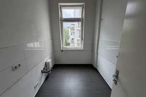 Endlich Platz für die Familie: geräumige 3-Zimmer- zum sofortigen Bezug! – Jahnstr. 15, 10967 Kreuzberg, Berlin – Vorschaubild 3