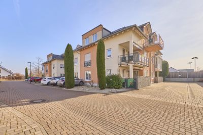 Moderne und altersgerechte 2,5 Zimmer Wohnung mit Balkon & Aufzug in ruhiger Lage von Lambsheim