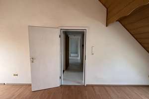 Wohnen mit Charakter: 3-Zimmer-Dachgeschosswohnung in Mannheim-Seckenheim – Die vollständige Adresse der Immobilie erhältst du vom Anbieter., 68239 Seckenheim, Mannheim – Vorschaubild 9