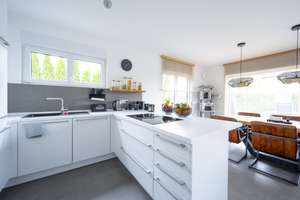 EXKLUSIVES EINFAMILIENHAUS+5 ZIMMER+2 BÄDER+POOL+DOPPELGARAGE+ENERGIE A (+) – Die vollständige Adresse der Immobilie erhältst du vom Anbieter., 14624 Dallgow-Döberitz – Vorschaubild 9