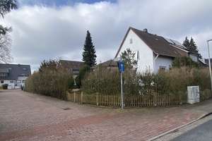 5-Zimmer-Doppelhaus auf großem sonnigen Grundstück in Hannover-Bothfeld