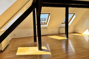 Moderne DG-Wohnung 98 qm, luftiges Wohnzimmer – Alsenplatz 3, 45138 Huttrop, Essen – Vorschaubild 4